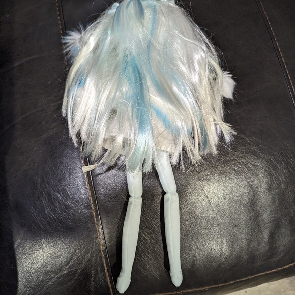 Dream Seeker doll by Moose Toys. Polyester material filled with fiber and beads. - Picture 3 of 6